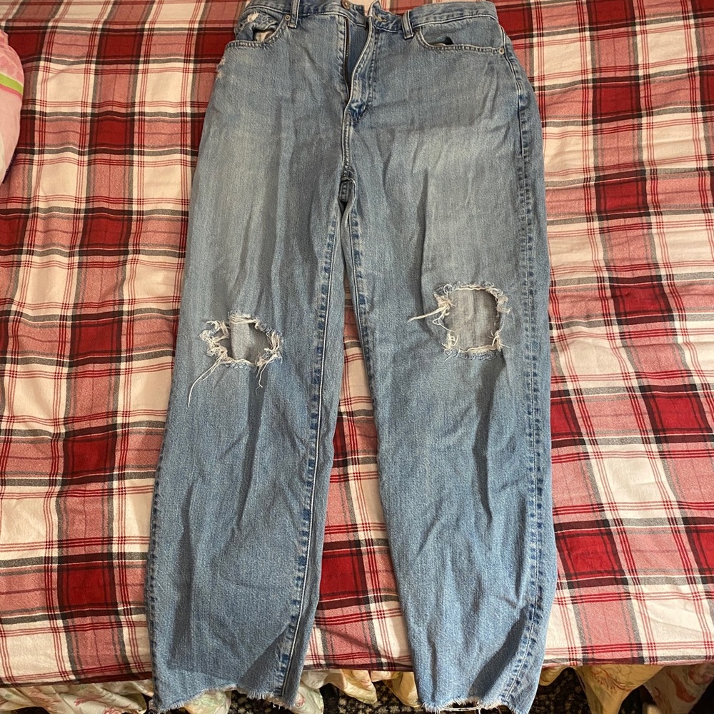 Uniqlo high rise ripped jeans